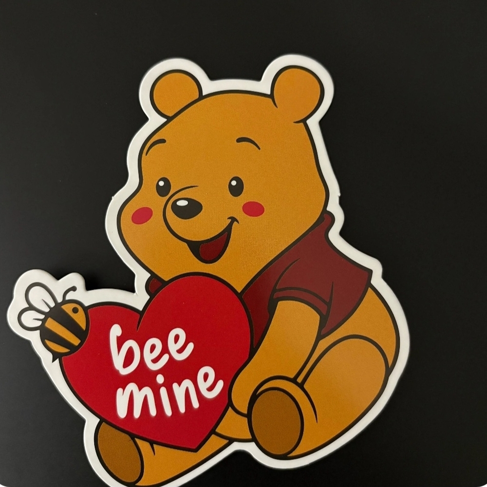 Winnie The Pooh with Heart Topper